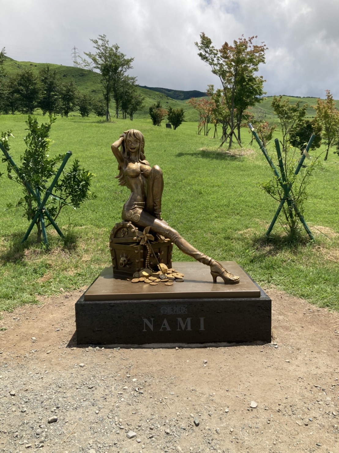 【熊本ワンピース像】熊本復興プロジェクト！熊本県内のワンピース像10体をコンプリート観光 / 熊本しるなび